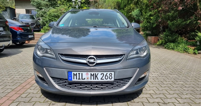 Opel Astra cena 32500 przebieg: 185000, rok produkcji 2013 z Kraków małe 466